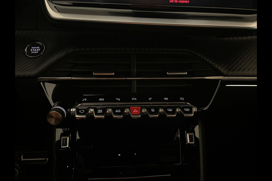Peugeot 208 1.2 PureTech GT Pack 130PK AUTOMAAT PARELMOER WIT AIRCO CLIMA NAVI CRUISE KEYLESS APPLE CARPLAY PRIVACYGLAS NIEUWSTAAT
