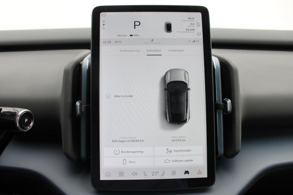 Volvo EX30 Single Motor Extended Range Ultra 69 kWh Semi elektrisch wegklapbare trekhaak / Verwarmbare voorstoelen / Panoramisch glazen dak / Google Infotainment