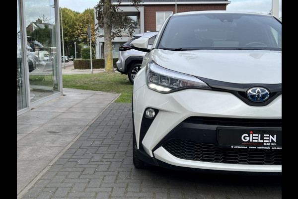 Toyota C-HR 2.0 Hybrid Style | Parelmoer wit, Dodehoekherkenning, Stoel + Stuurverwarming, Parkeersensoren, CarPlay, Navigatie