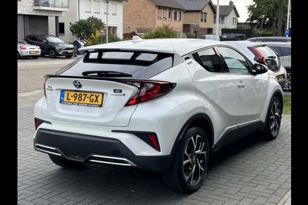 Toyota C-HR 2.0 Hybrid Style | Parelmoer wit, Dodehoekherkenning, Stoel + Stuurverwarming, Parkeersensoren, CarPlay, Navigatie