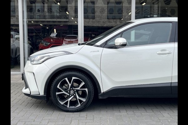 Toyota C-HR 2.0 Hybrid Style | Parelmoer wit, Dodehoekherkenning, Stoel + Stuurverwarming, Parkeersensoren, CarPlay, Navigatie