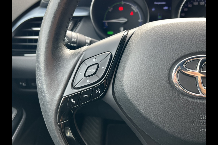 Toyota C-HR 2.0 Hybrid Style | Parelmoer wit, Dodehoekherkenning, Stoel + Stuurverwarming, Parkeersensoren, CarPlay, Navigatie