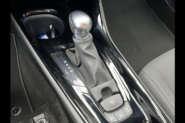 Toyota C-HR 2.0 Hybrid Style | Parelmoer wit, Dodehoekherkenning, Stoel + Stuurverwarming, Parkeersensoren, CarPlay, Navigatie