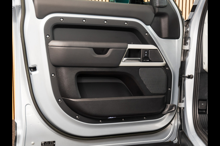 Land Rover Defender 110 2.0 P400e 110 X-Dynamic HSE 22" | MERIDIAN | PANO | TREKHAAK