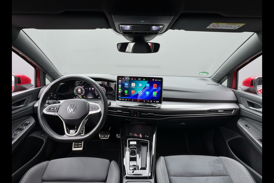 Volkswagen Golf 1.5 eHybrid 204PK PHEV 50 JAREN EDITIE CAMERA/ALCANTARA/TREKHAAK/HEAD-UP