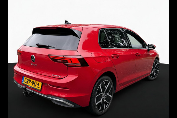 Volkswagen Golf 1.5 eHybrid 204PK PHEV 50 JAREN EDITIE CAMERA/ALCANTARA/TREKHAAK/HEAD-UP
