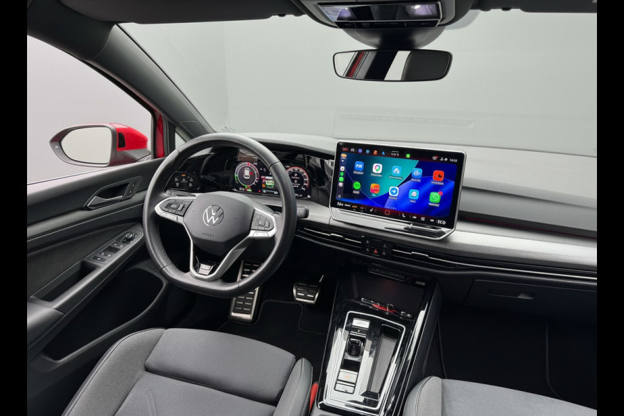 Volkswagen Golf 1.5 eHybrid 204PK PHEV 50 JAREN EDITIE CAMERA/ALCANTARA/TREKHAAK/HEAD-UP