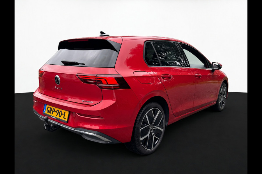 Volkswagen Golf 1.5 eHybrid 204PK PHEV 50 JAREN EDITIE CAMERA/ALCANTARA/TREKHAAK/HEAD-UP