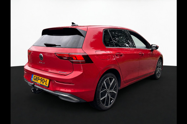 Volkswagen Golf 1.5 eHybrid 204PK PHEV 50 JAREN EDITIE CAMERA/ALCANTARA/TREKHAAK/HEAD-UP