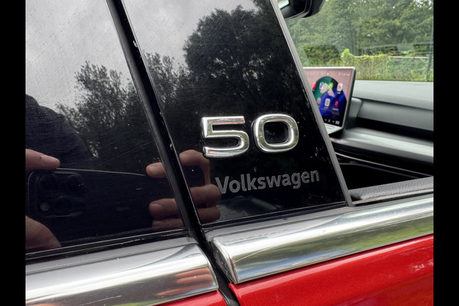 Volkswagen Golf 1.5 eHybrid 204PK PHEV 50 JAREN EDITIE CAMERA/ALCANTARA/TREKHAAK/HEAD-UP