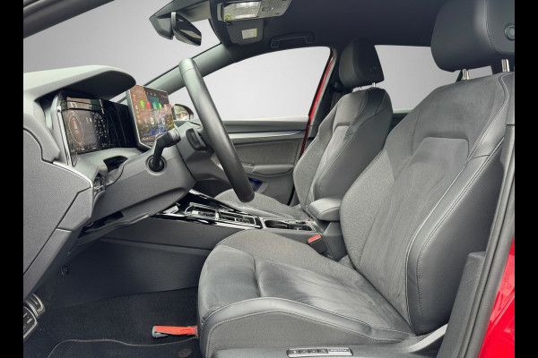 Volkswagen Golf 1.5 eHybrid 204PK PHEV 50 JAREN EDITIE CAMERA/ALCANTARA/TREKHAAK/HEAD-UP