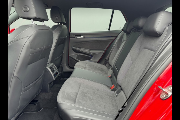 Volkswagen Golf 1.5 eHybrid 204PK PHEV 50 JAREN EDITIE CAMERA/ALCANTARA/TREKHAAK/HEAD-UP