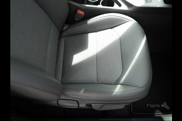 Kia Niro 1.6 GDi Hybrid DynamicPlusLine | Schuifkanteldak | PDC | Navigatie |
