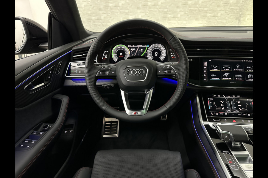 Audi Q8 60e Competition 490pk | 4WS | Massage | Carbon | Ventilatie | Valcona Leder+ Pakket | B&O Sound | 23'' | Alcantara hemel | Head-Up | Soft-Close | Panorama | 2x Memory | Trekhaak | Keyless-Entry | Luchtvering | Nieuw | Fabrieksgarantie.