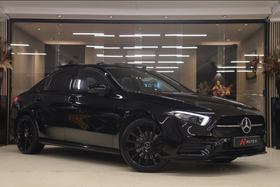 Mercedes-Benz A-Klasse 250 e Premium Plus AMG NIGHT PAKKET PANO/BLACKSTYLE/CARPLAY/CAM/BOMVOL