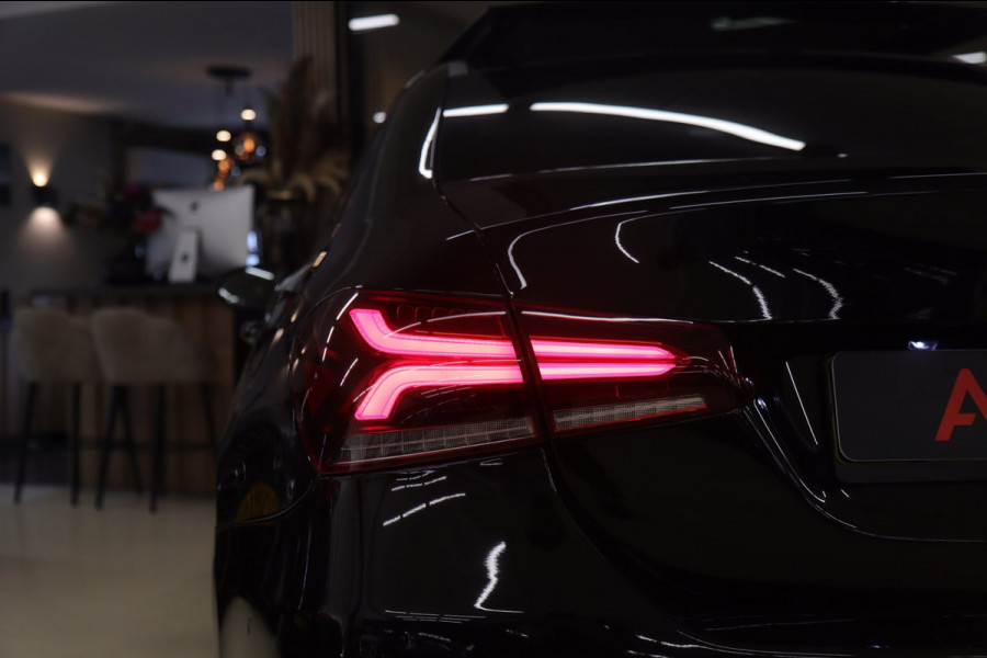Mercedes-Benz A-Klasse 250 e Premium Plus AMG NIGHT PAKKET PANO/BLACKSTYLE/CARPLAY/CAM/BOMVOL