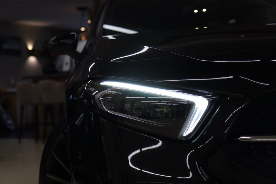 Mercedes-Benz A-Klasse 250 e Premium Plus AMG NIGHT PAKKET PANO/BLACKSTYLE/CARPLAY/CAM/BOMVOL