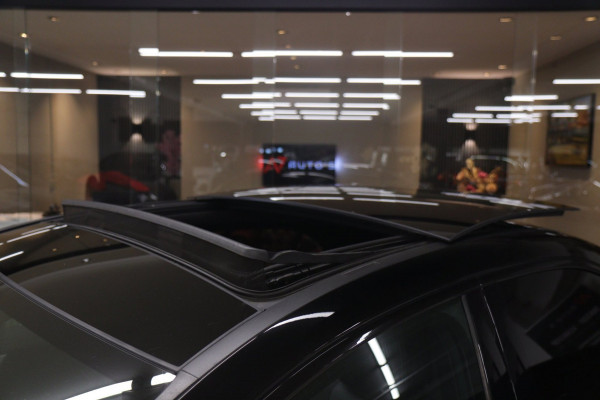 Mercedes-Benz A-Klasse 250 e Premium Plus AMG NIGHT PAKKET PANO/BLACKSTYLE/CARPLAY/CAM/BOMVOL