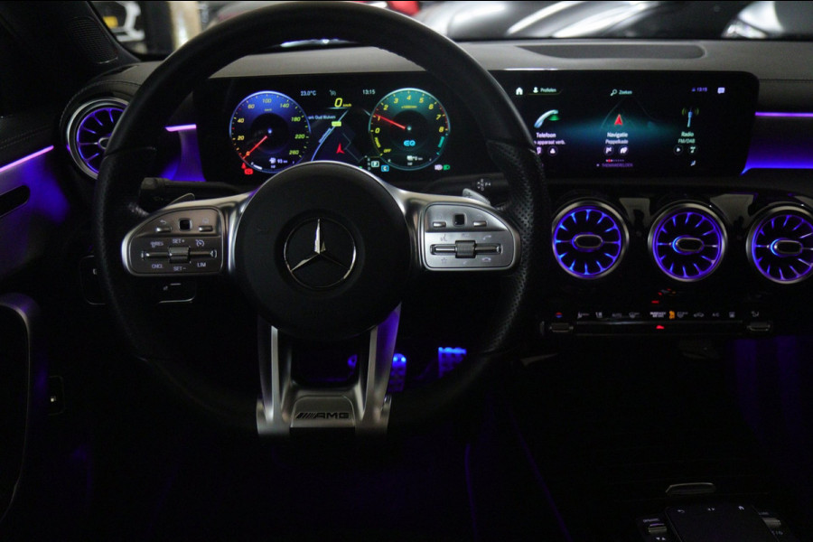 Mercedes-Benz A-Klasse 250 e Premium Plus AMG NIGHT PAKKET PANO/BLACKSTYLE/CARPLAY/CAM/BOMVOL