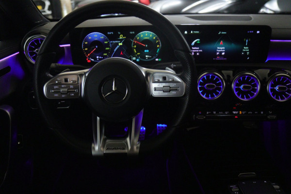 Mercedes-Benz A-Klasse 250 e Premium Plus AMG NIGHT PAKKET PANO/BLACKSTYLE/CARPLAY/CAM/BOMVOL