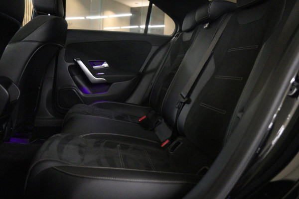 Mercedes-Benz A-Klasse 250 e Premium Plus AMG NIGHT PAKKET PANO/BLACKSTYLE/CARPLAY/CAM/BOMVOL