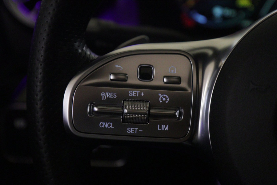 Mercedes-Benz A-Klasse 250 e Premium Plus AMG NIGHT PAKKET PANO/BLACKSTYLE/CARPLAY/CAM/BOMVOL