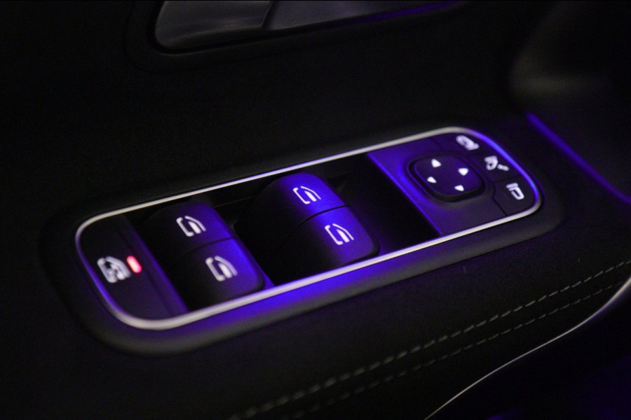 Mercedes-Benz A-Klasse 250 e Premium Plus AMG NIGHT PAKKET PANO/BLACKSTYLE/CARPLAY/CAM/BOMVOL