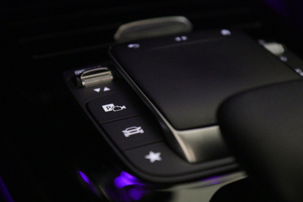 Mercedes-Benz A-Klasse 250 e Premium Plus AMG NIGHT PAKKET PANO/BLACKSTYLE/CARPLAY/CAM/BOMVOL