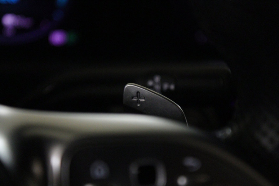 Mercedes-Benz A-Klasse 250 e Premium Plus AMG NIGHT PAKKET PANO/BLACKSTYLE/CARPLAY/CAM/BOMVOL