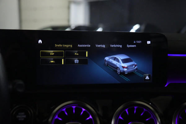 Mercedes-Benz A-Klasse 250 e Premium Plus AMG NIGHT PAKKET PANO/BLACKSTYLE/CARPLAY/CAM/BOMVOL