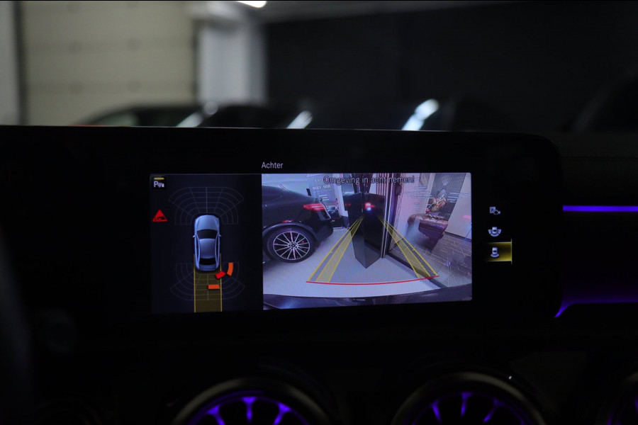 Mercedes-Benz A-Klasse 250 e Premium Plus AMG NIGHT PAKKET PANO/BLACKSTYLE/CARPLAY/CAM/BOMVOL