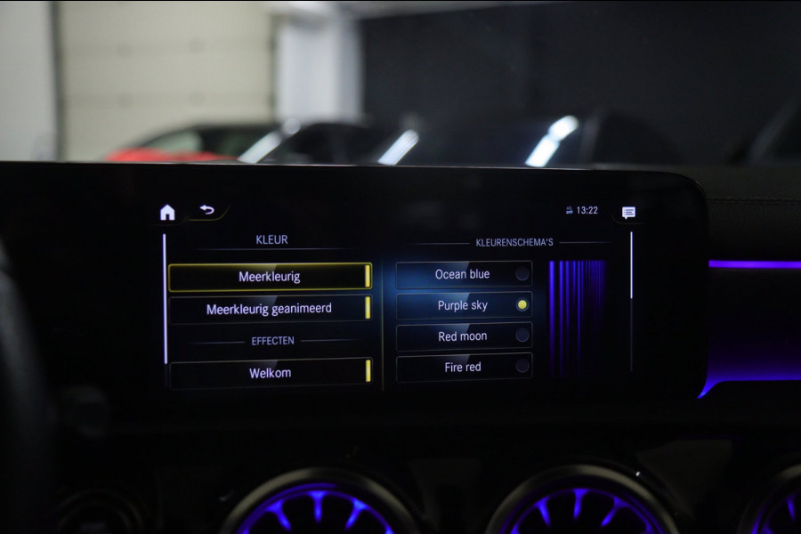 Mercedes-Benz A-Klasse 250 e Premium Plus AMG NIGHT PAKKET PANO/BLACKSTYLE/CARPLAY/CAM/BOMVOL