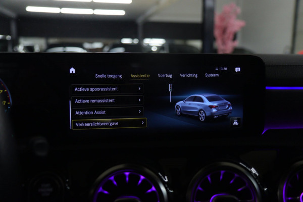 Mercedes-Benz A-Klasse 250 e Premium Plus AMG NIGHT PAKKET PANO/BLACKSTYLE/CARPLAY/CAM/BOMVOL