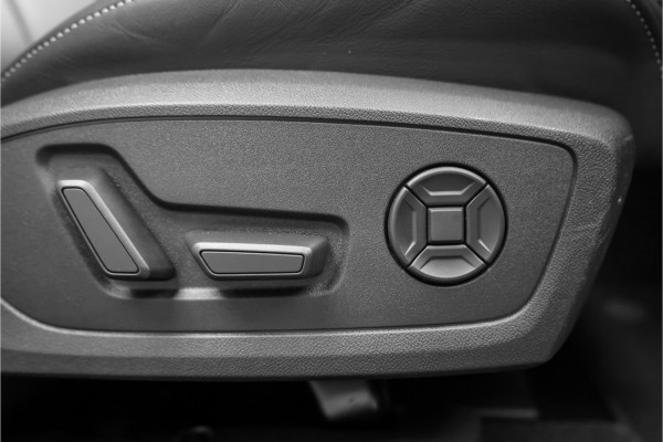 Audi A3 Sportback 40 TFSI e S-Line ACC Matrix LED B&O Ambiente Trekhaak 18"