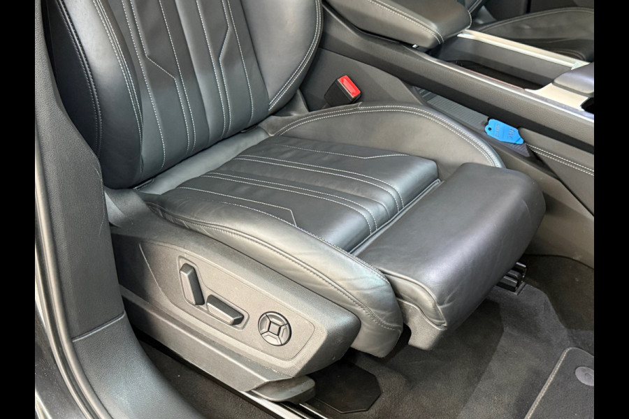 Audi e-tron 55 quattro S-line edition 95 kWh | 408PK | Pano | Trekhaak | 360 | Ambient+ |MMI+ | HuD |Tour Pakket | Luchtvering