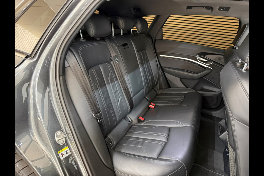 Audi e-tron 55 quattro S-line edition 95 kWh | 408PK | Pano | Trekhaak | 360 | Ambient+ |MMI+ | HuD |Tour Pakket | Luchtvering