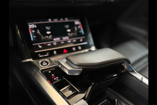 Audi e-tron 55 quattro S-line edition 95 kWh | 408PK | Pano | Trekhaak | 360 | Ambient+ |MMI+ | HuD |Tour Pakket | Luchtvering