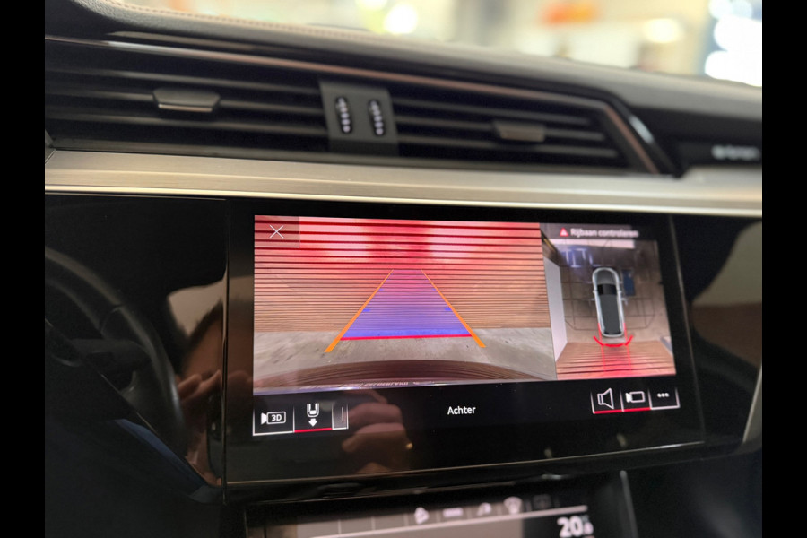 Audi e-tron 55 quattro S-line edition 95 kWh | 408PK | Pano | Trekhaak | 360 | Ambient+ |MMI+ | HuD |Tour Pakket | Luchtvering