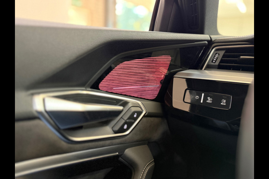 Audi e-tron 55 quattro S-line edition 95 kWh | 408PK | Pano | Trekhaak | 360 | Ambient+ |MMI+ | HuD |Tour Pakket | Luchtvering