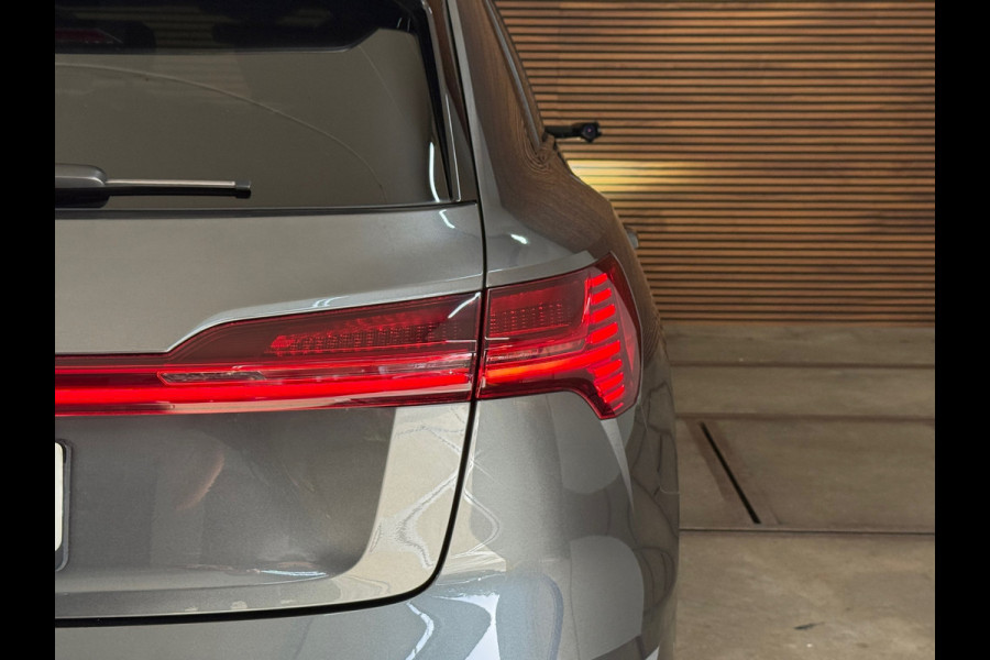 Audi e-tron 55 quattro S-line edition 95 kWh | 408PK | Pano | Trekhaak | 360 | Ambient+ |MMI+ | HuD |Tour Pakket | Luchtvering