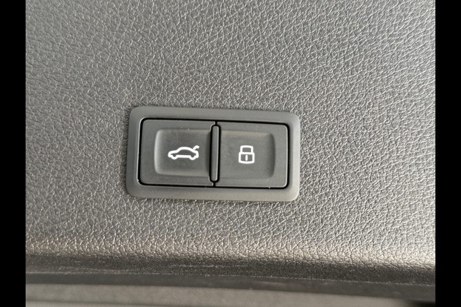 Audi e-tron 55 quattro S-line edition 95 kWh | 408PK | Pano | Trekhaak | 360 | Ambient+ |MMI+ | HuD |Tour Pakket | Luchtvering
