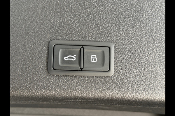 Audi e-tron 55 quattro S-line edition 95 kWh | 408PK | Pano | Trekhaak | 360 | Ambient+ |MMI+ | HuD |Tour Pakket | Luchtvering