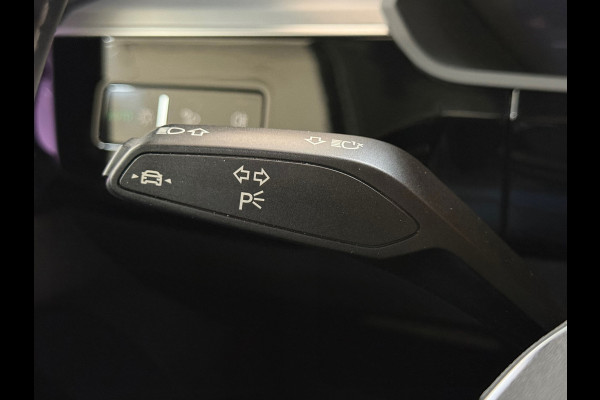 Audi e-tron 55 quattro S-line edition 95 kWh | 408PK | Pano | Trekhaak | 360 | Ambient+ |MMI+ | HuD |Tour Pakket | Luchtvering