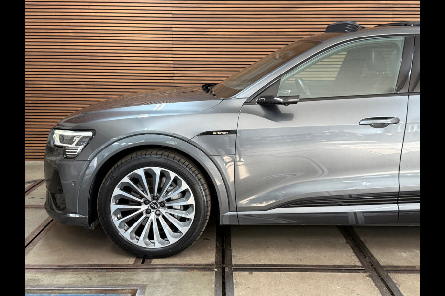 Audi e-tron 55 quattro S-line edition 95 kWh | 408PK | Pano | Trekhaak | 360 | Ambient+ |MMI+ | HuD |Tour Pakket | Luchtvering