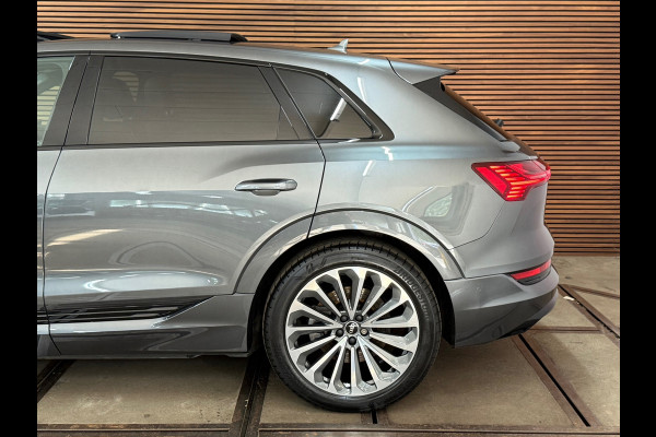 Audi e-tron 55 quattro S-line edition 95 kWh | 408PK | Pano | Trekhaak | 360 | Ambient+ |MMI+ | HuD |Tour Pakket | Luchtvering