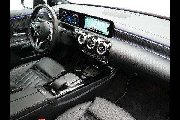Mercedes-Benz A-Klasse 250 e Premium PHEV 218pk Dealer O.H | Trekhaak Af Fabriek | Panodak | Adaptive Cruise | Multibeam LED | Burmester Audio | 360 Camera | Lederen Sportstoelen Massage & Memory | Keyless | Stuur & Stoelverwarming | Apple Carplay |  Navigatie | Virtual | DAB | 18"L.M | Plug In Hybrid |