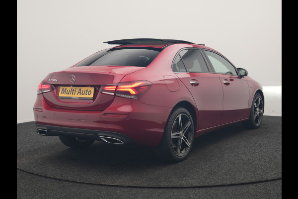 Mercedes-Benz A-Klasse 250 e Premium PHEV 218pk Dealer O.H | Trekhaak Af Fabriek | Panodak | Adaptive Cruise | Multibeam LED | Burmester Audio | 360 Camera | Lederen Sportstoelen Massage & Memory | Keyless | Stuur & Stoelverwarming | Apple Carplay |  Navigatie | Virtual | DAB | 18"L.M | Plug In Hybrid |