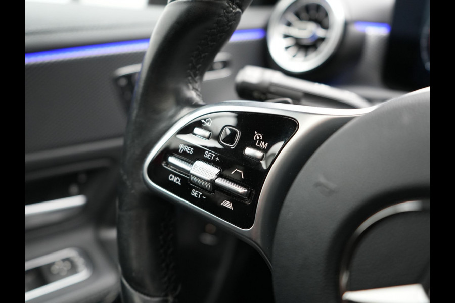 Mercedes-Benz A-Klasse 250 e Premium PHEV 218pk Dealer O.H | Trekhaak Af Fabriek | Panodak | Adaptive Cruise | Multibeam LED | Burmester Audio | 360 Camera | Lederen Sportstoelen Massage & Memory | Keyless | Stuur & Stoelverwarming | Apple Carplay |  Navigatie | Virtual | DAB | 18"L.M | Plug In Hybrid |