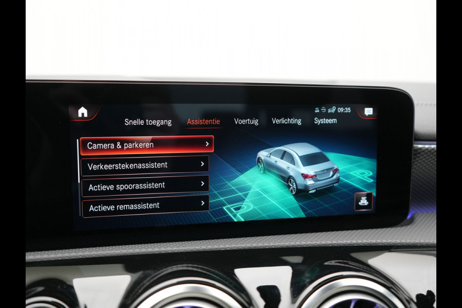 Mercedes-Benz A-Klasse 250 e Premium PHEV 218pk Dealer O.H | Trekhaak Af Fabriek | Panodak | Adaptive Cruise | Multibeam LED | Burmester Audio | 360 Camera | Lederen Sportstoelen Massage & Memory | Keyless | Stuur & Stoelverwarming | Apple Carplay |  Navigatie | Virtual | DAB | 18"L.M | Plug In Hybrid |