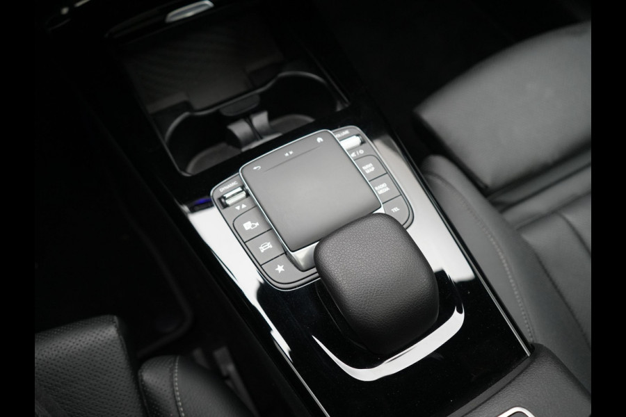 Mercedes-Benz A-Klasse 250 e Premium PHEV 218pk Dealer O.H | Trekhaak Af Fabriek | Panodak | Adaptive Cruise | Multibeam LED | Burmester Audio | 360 Camera | Lederen Sportstoelen Massage & Memory | Keyless | Stuur & Stoelverwarming | Apple Carplay |  Navigatie | Virtual | DAB | 18"L.M | Plug In Hybrid |